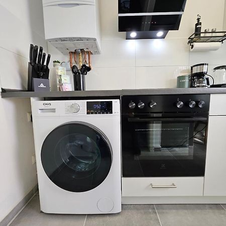 Modern Homes - Voll Ausgestatte Wohnung - Balkon - Hotelbetten - 4K Tv - Wlan Moers Luaran gambar