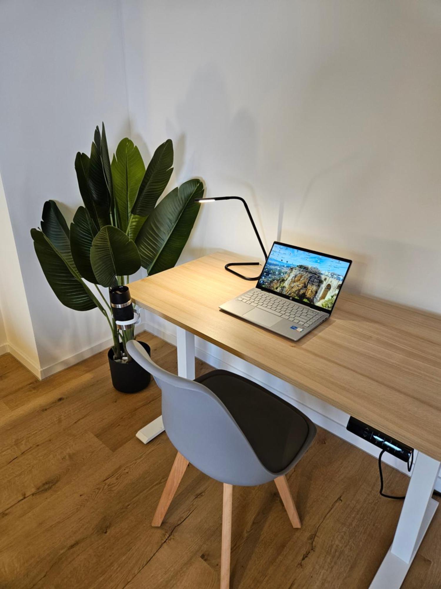 Modern Homes - Voll Ausgestatte Wohnung - Balkon - Hotelbetten - 4K Tv - Wlan Moers Luaran gambar