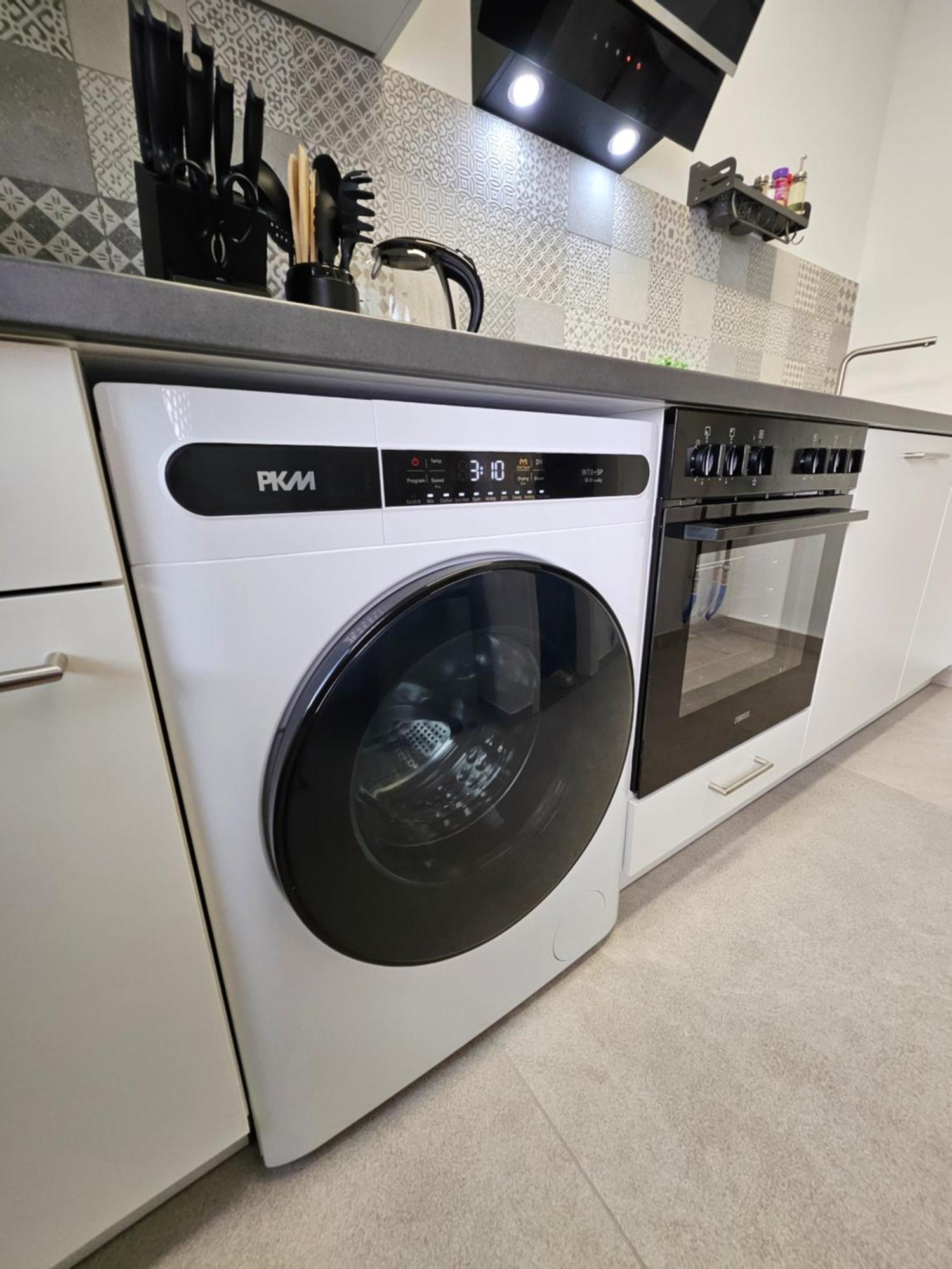 Modern Homes - Voll Ausgestatte Wohnung - Balkon - Hotelbetten - 4K Tv - Wlan Moers Luaran gambar