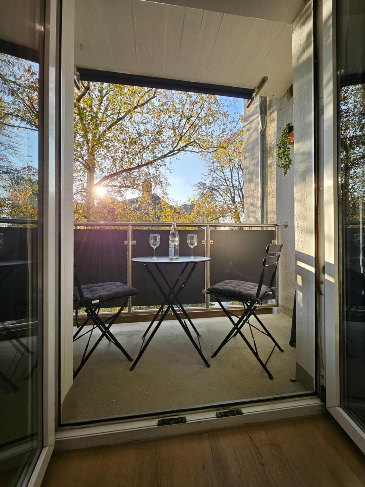 Modern Homes - Voll Ausgestatte Wohnung - Balkon - Hotelbetten - 4K Tv - Wlan Moers Luaran gambar