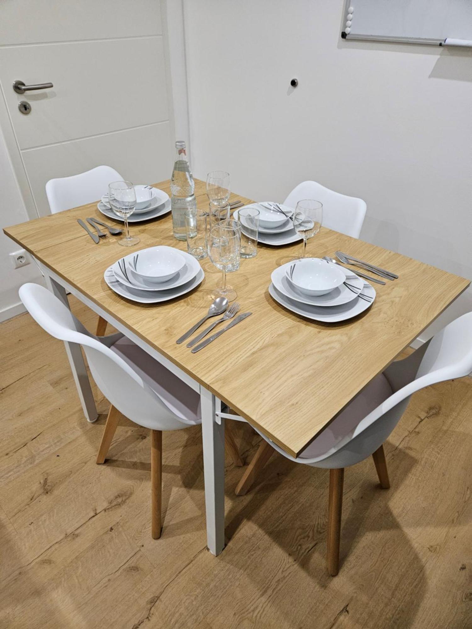 Modern Homes - Voll Ausgestatte Wohnung - Balkon - Hotelbetten - 4K Tv - Wlan Moers Luaran gambar
