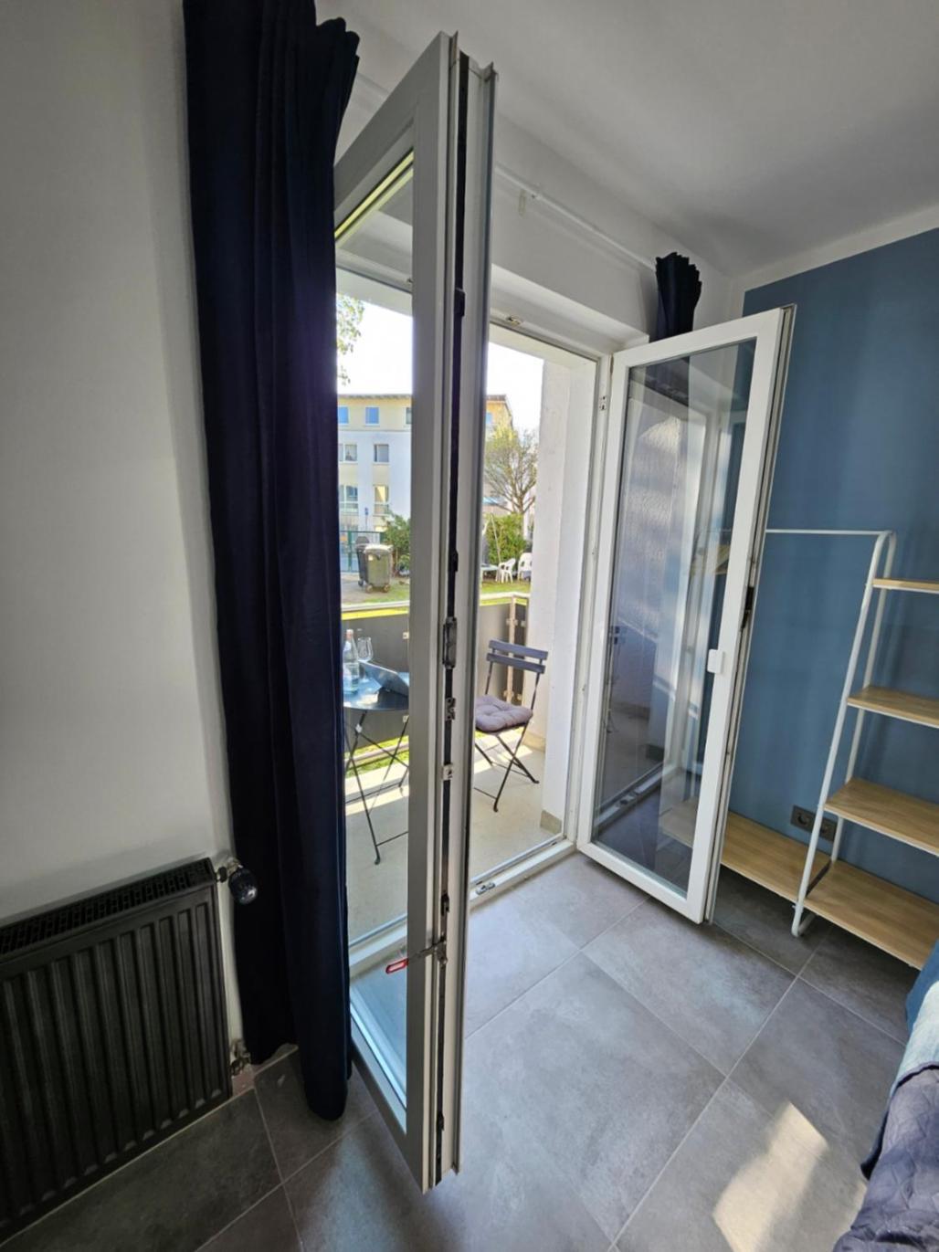 Modern Homes - Voll Ausgestatte Wohnung - Balkon - Hotelbetten - 4K Tv - Wlan Moers Luaran gambar