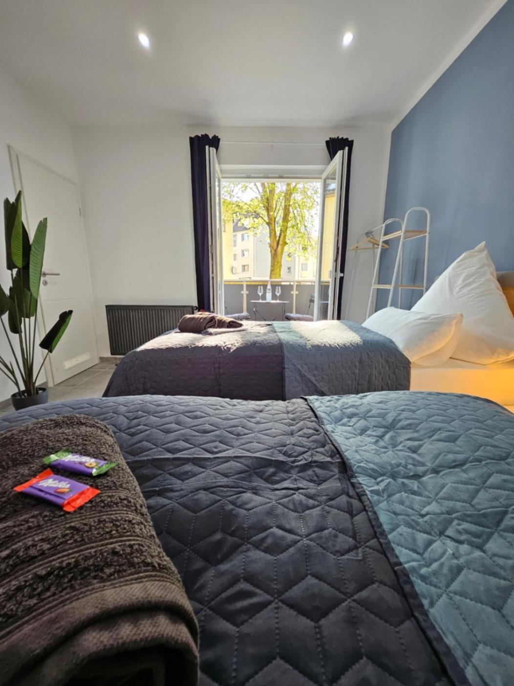 Modern Homes - Voll Ausgestatte Wohnung - Balkon - Hotelbetten - 4K Tv - Wlan Moers Luaran gambar