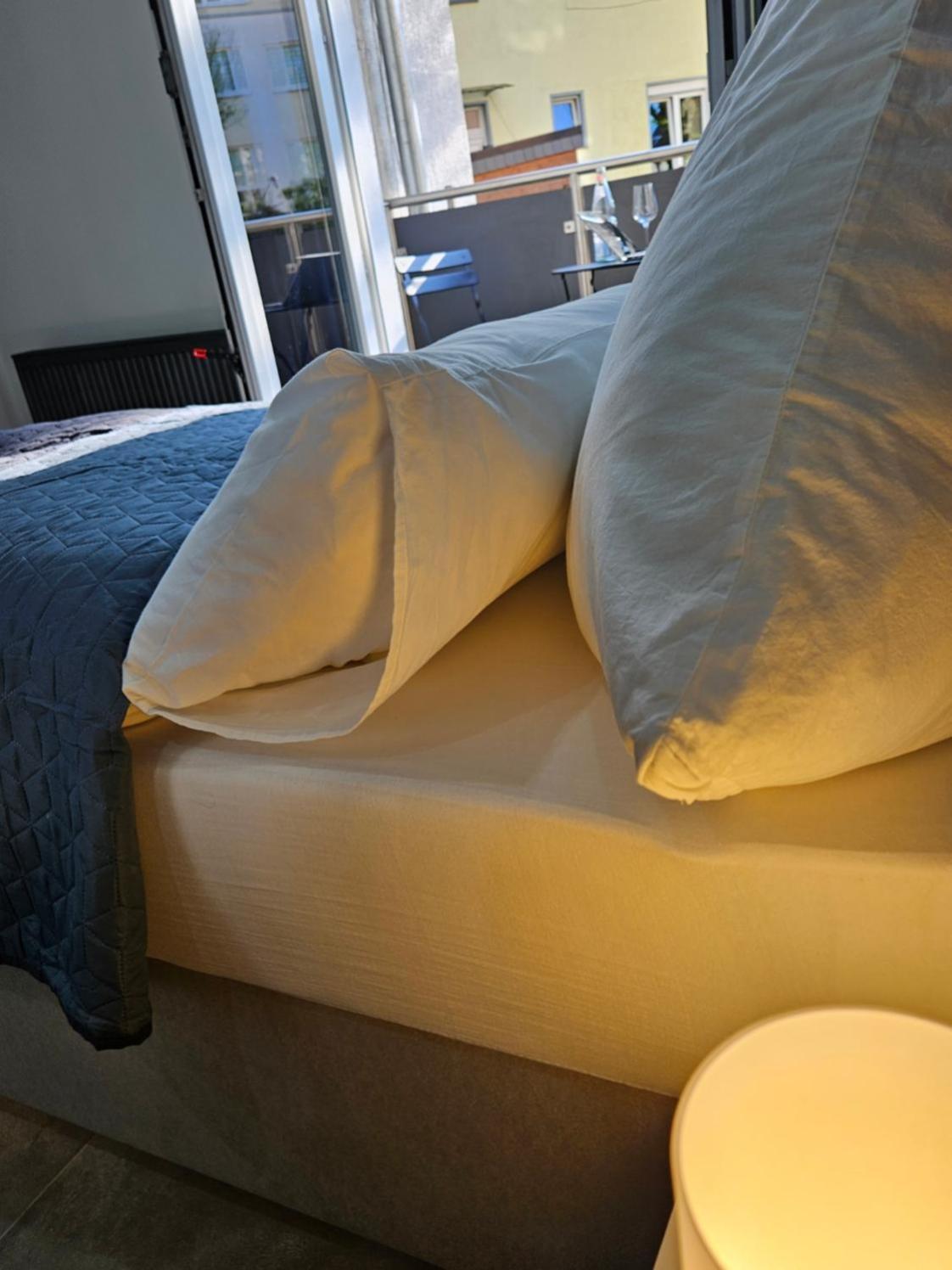 Modern Homes - Voll Ausgestatte Wohnung - Balkon - Hotelbetten - 4K Tv - Wlan Moers Luaran gambar