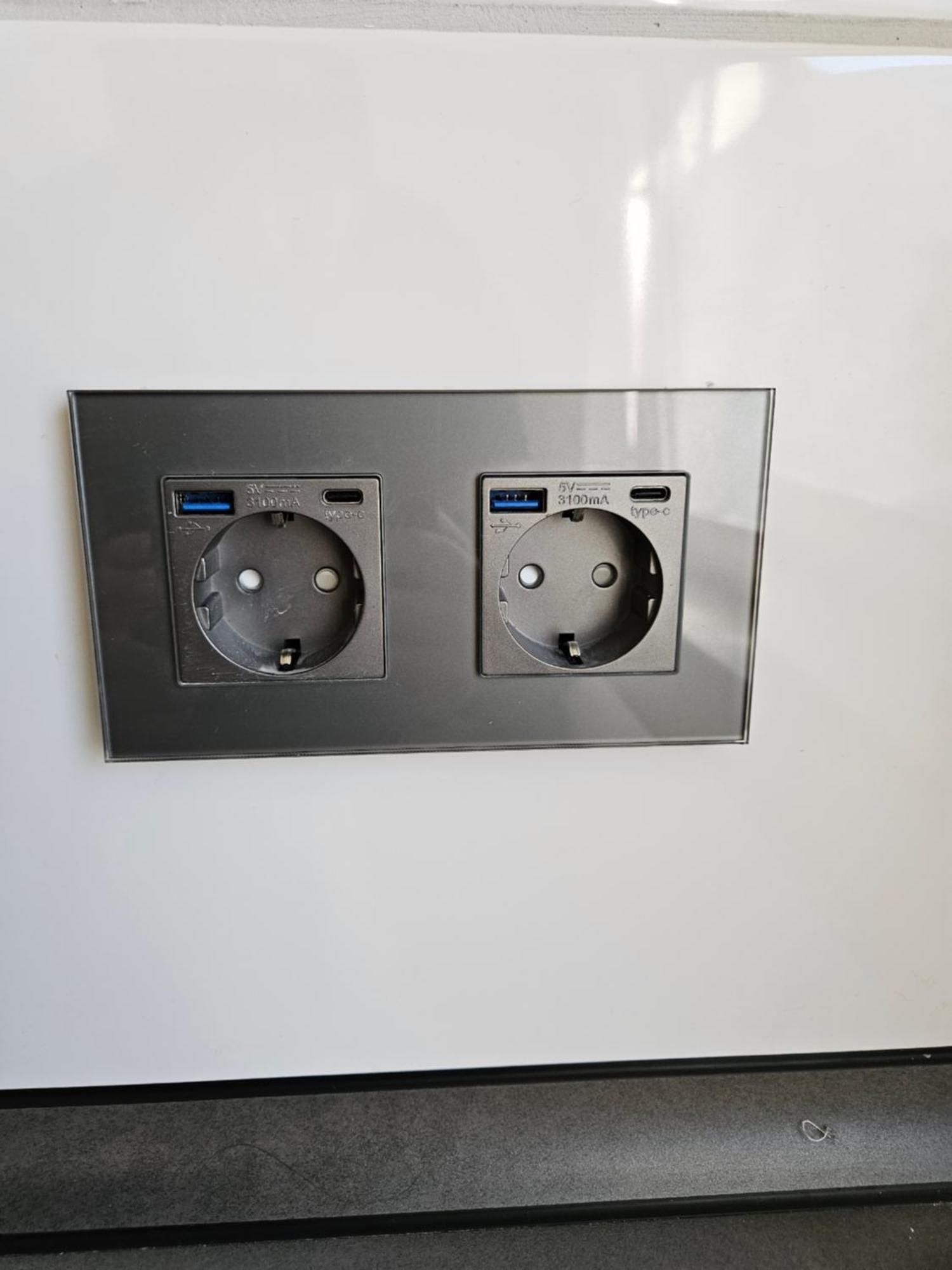 Modern Homes - Voll Ausgestatte Wohnung - Balkon - Hotelbetten - 4K Tv - Wlan Moers Luaran gambar