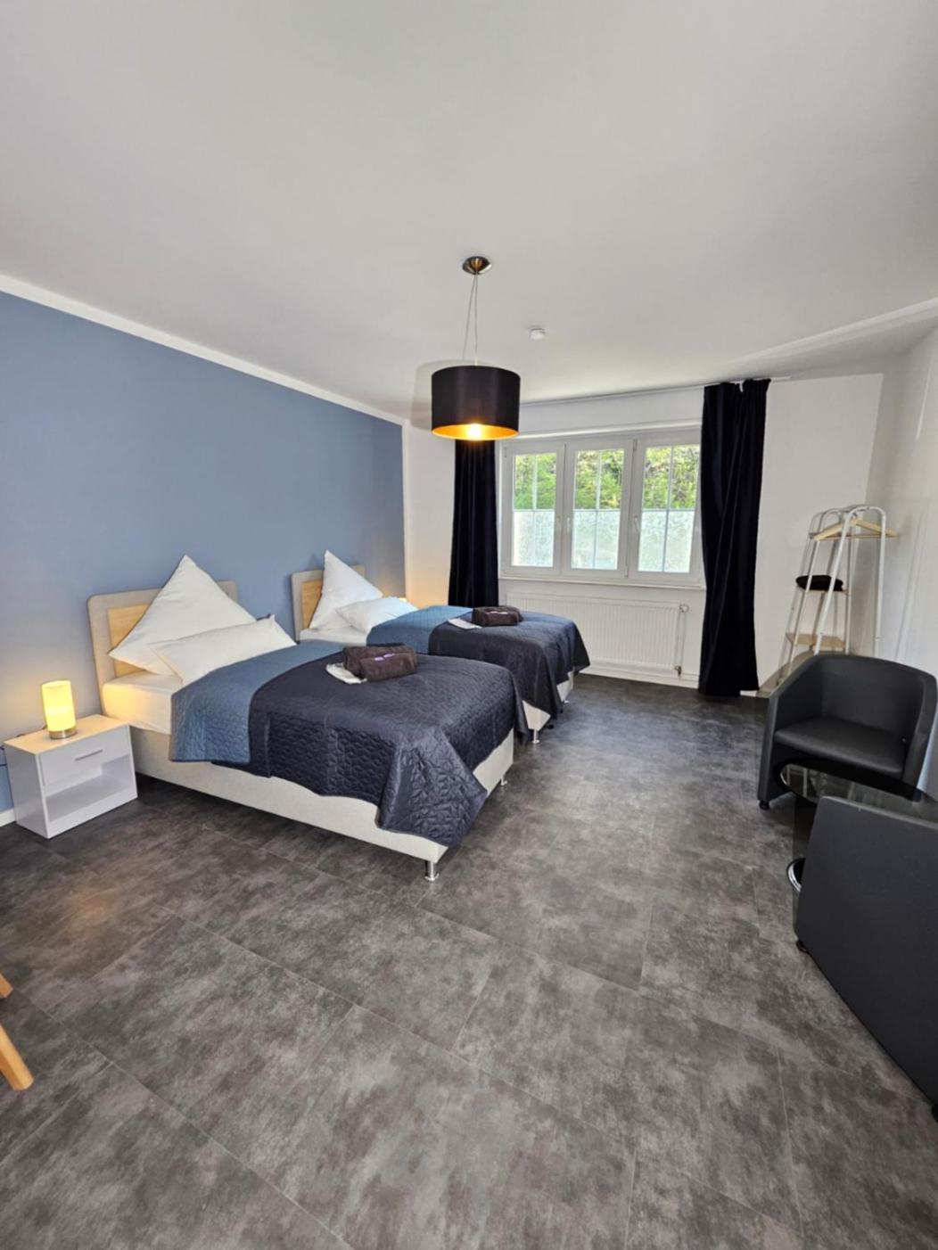 Modern Homes - Voll Ausgestatte Wohnung - Balkon - Hotelbetten - 4K Tv - Wlan Moers Luaran gambar