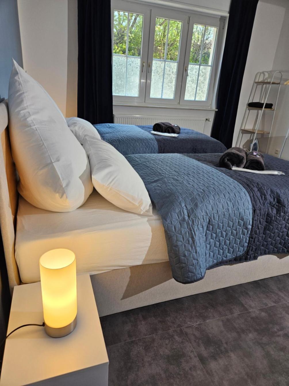 Modern Homes - Voll Ausgestatte Wohnung - Balkon - Hotelbetten - 4K Tv - Wlan Moers Luaran gambar
