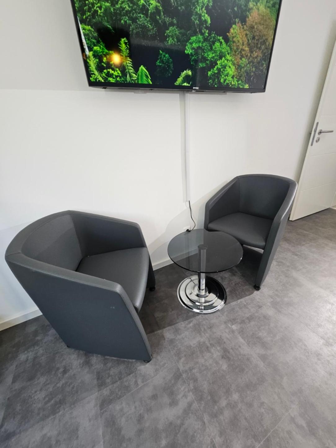 Modern Homes - Voll Ausgestatte Wohnung - Balkon - Hotelbetten - 4K Tv - Wlan Moers Luaran gambar