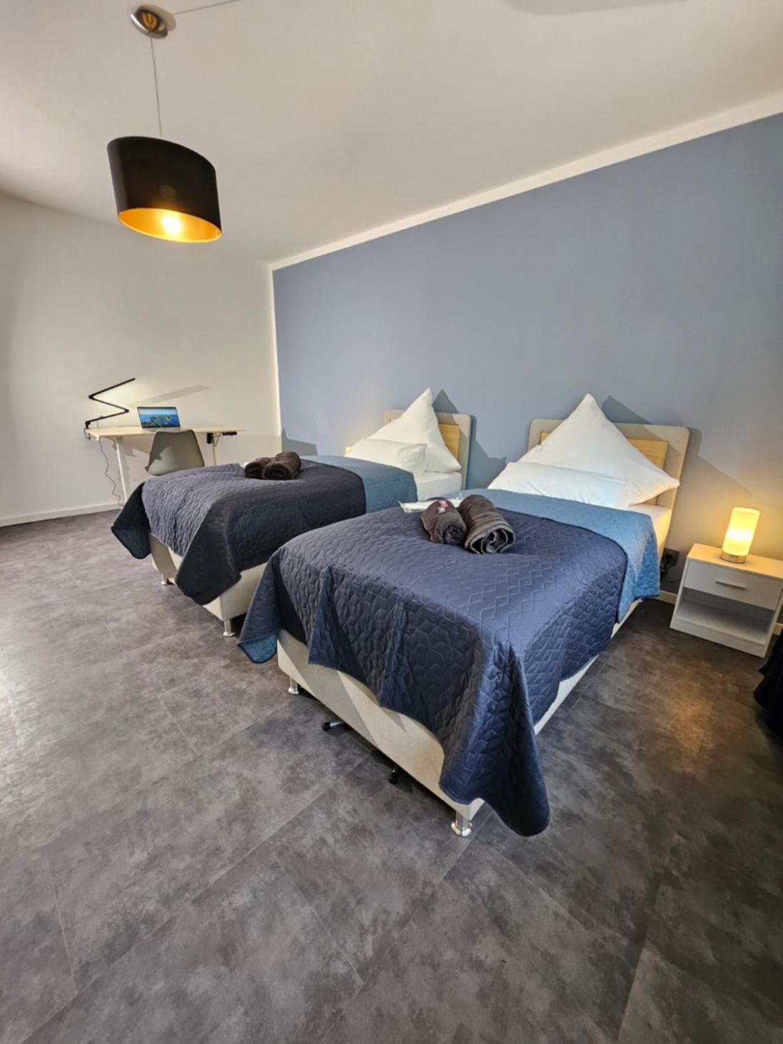 Modern Homes - Voll Ausgestatte Wohnung - Balkon - Hotelbetten - 4K Tv - Wlan Moers Luaran gambar