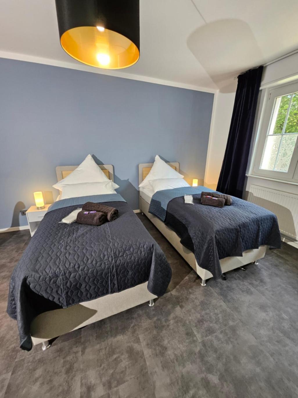 Modern Homes - Voll Ausgestatte Wohnung - Balkon - Hotelbetten - 4K Tv - Wlan Moers Luaran gambar